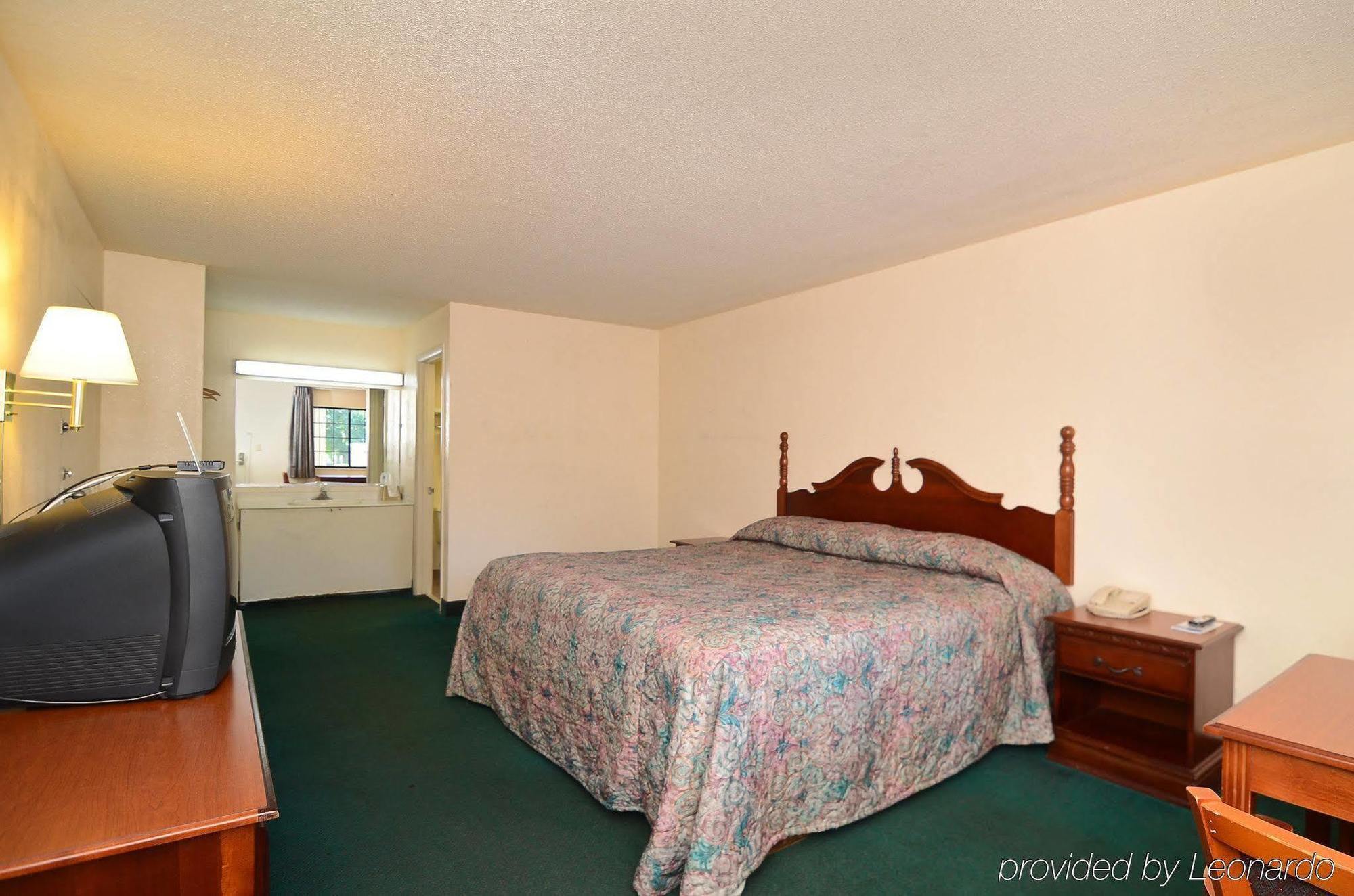 Rodeway Inn Nashville Room photo